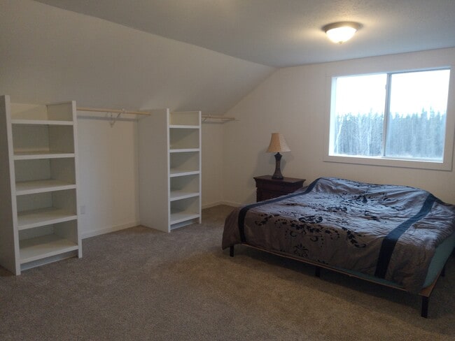 Building Photo - 2400 Richards Ct