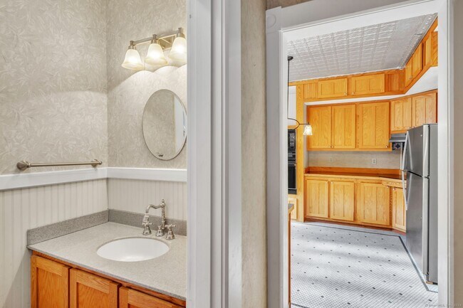 Building Photo - 46 Highland Terrace