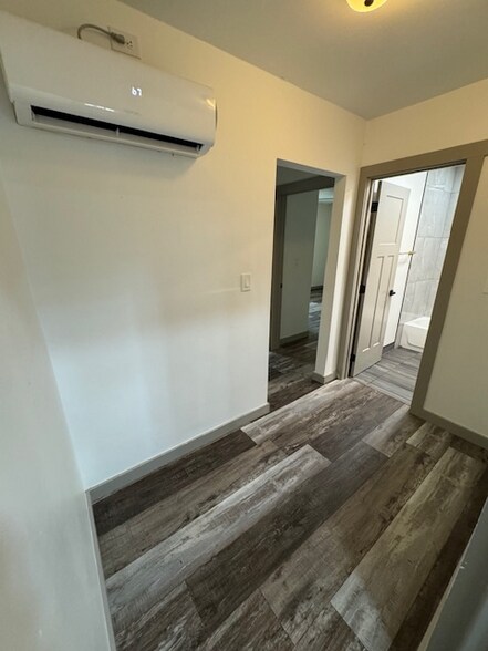 Building Photo - 534 Lee St