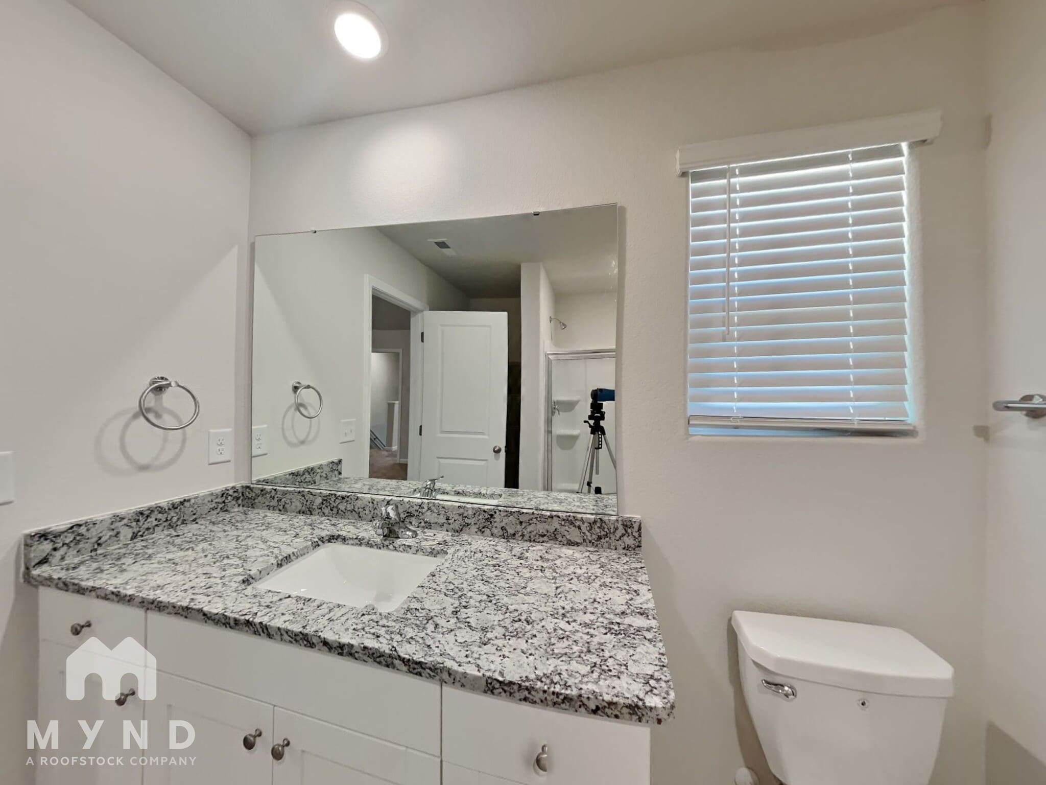 Building Photo - 326 Royal Mdw Dr