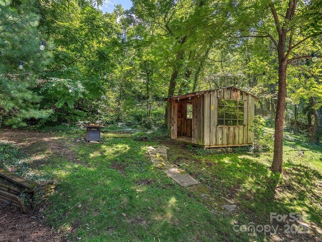 Building Photo - 15 Lawterdale Rd