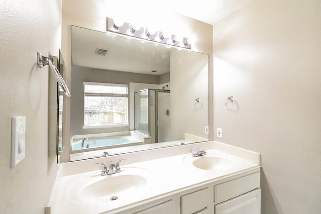 Building Photo - 5506 Timber Quail Dr