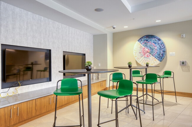 Building Photo - 3000 Pearl Pkwy