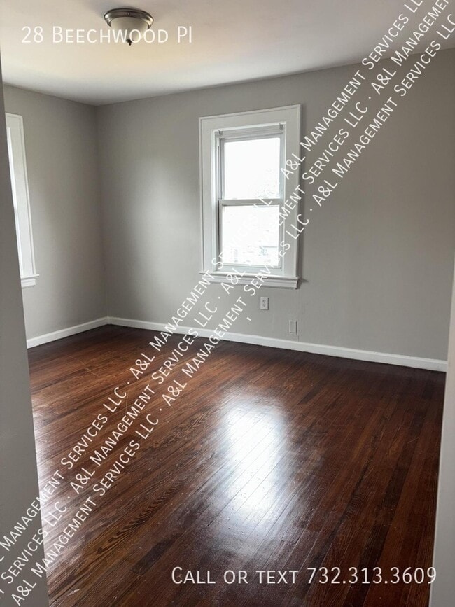 Building Photo - 28 Beechwood Pl