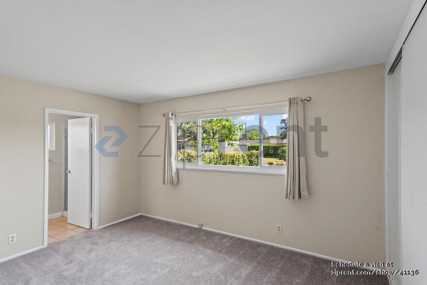 Building Photo - 1385 Vernal Dr