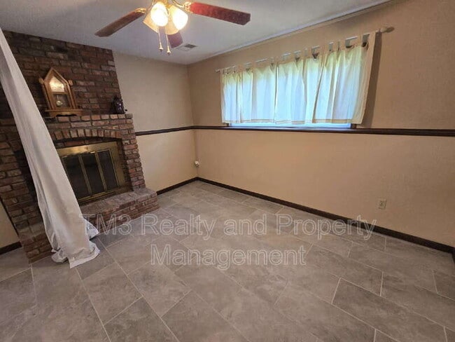 Building Photo - 15912 W 154th St