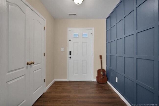 Building Photo - 672 Hogart St