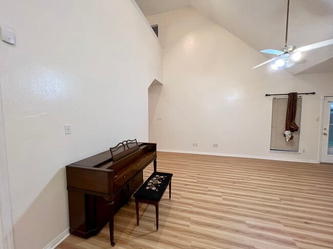 Building Photo - 13310 Misty Mill Dr