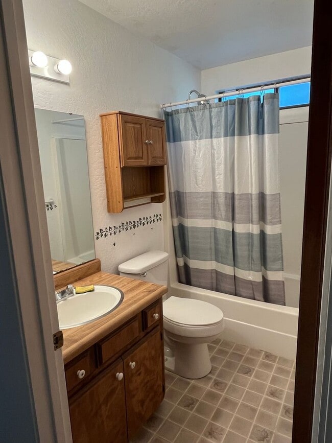 Building Photo - CHECK OUT THE VIEW!!!  Beautiful Home in t...