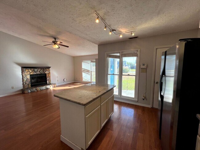 Building Photo - 5708 Icarus Cir