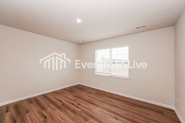 Building Photo - 6496 Fairfax Ct