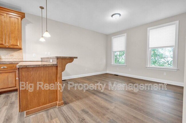 Building Photo - 364 Prospect Ave