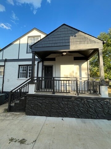 Building Photo - 1323 Otay St