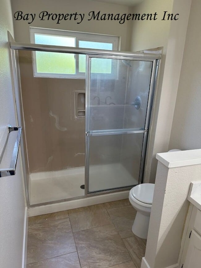 Building Photo - Nicely Updated 3 bedroom, 2 bath Home in t...