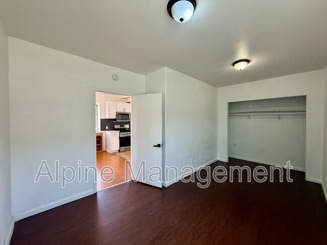 Building Photo - 806 52nd Ave
