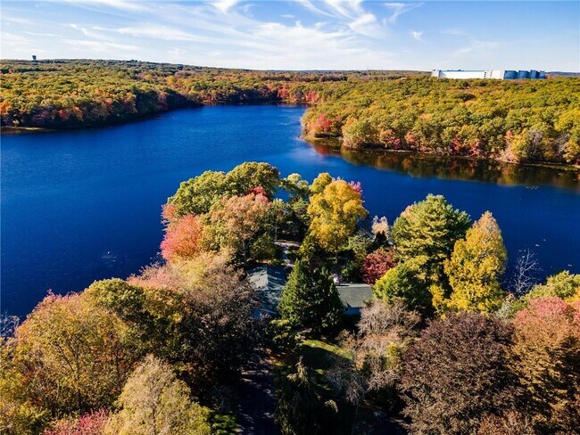 Building Photo - 14 Woodlake Dr