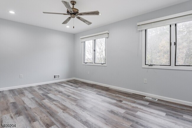 Building Photo - 111 Patriots Rd