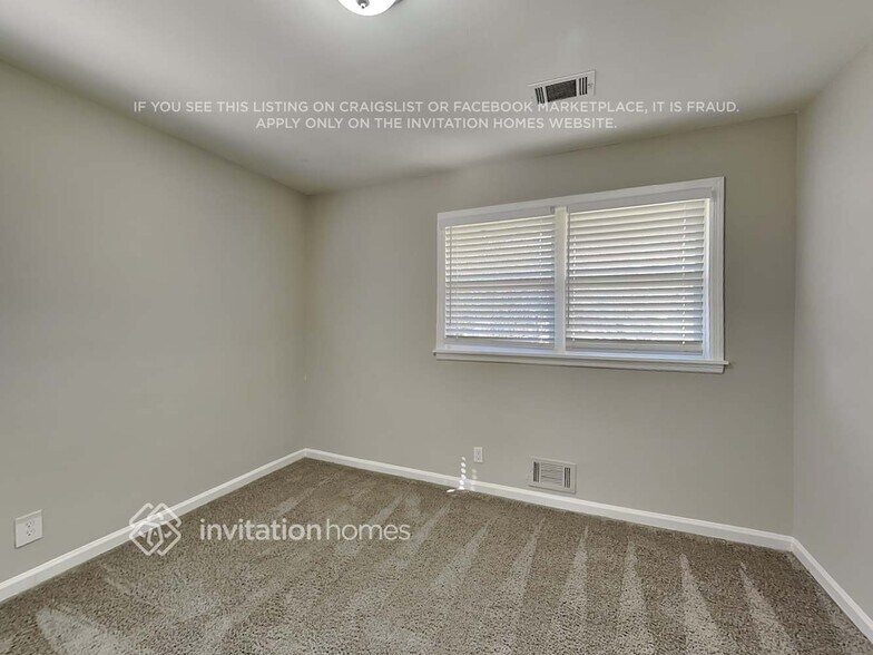 Building Photo - 2932 Heather Dr