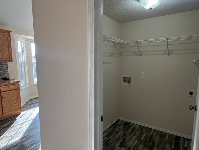 Building Photo - Republic Schools - Gorgeous 4 Bed 2 Bath 2 Car Garage For Rent