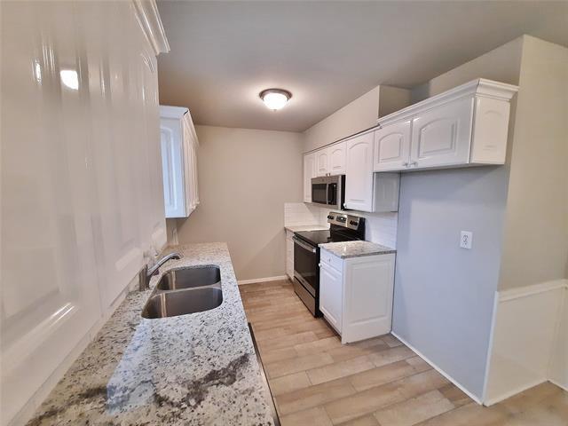 Building Photo - 911 Elmwood Dr