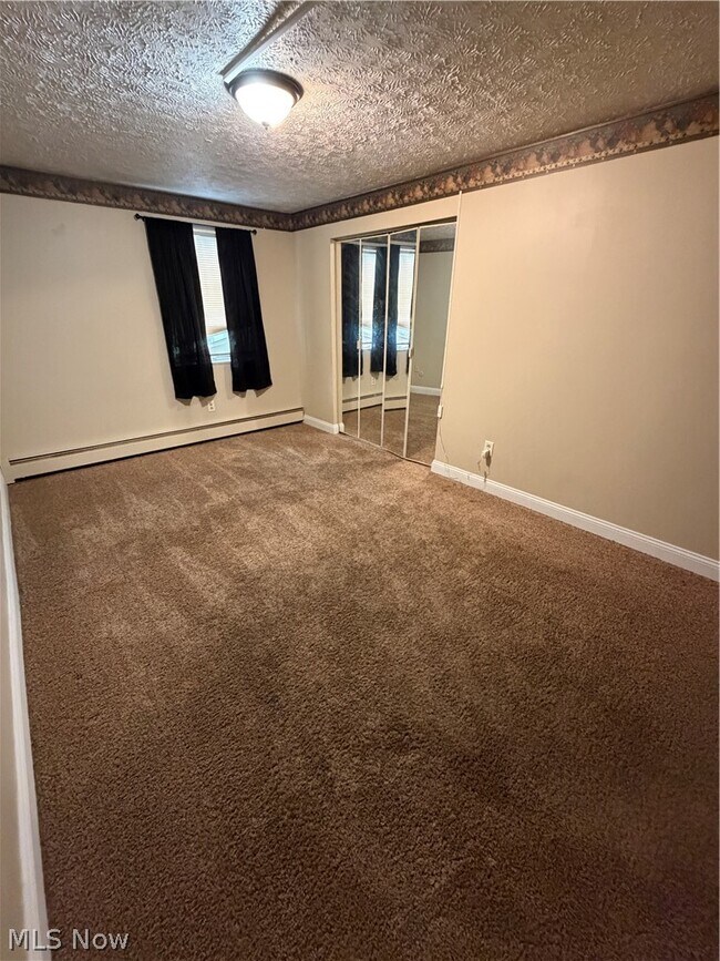 Building Photo - 21 Wayne St SE