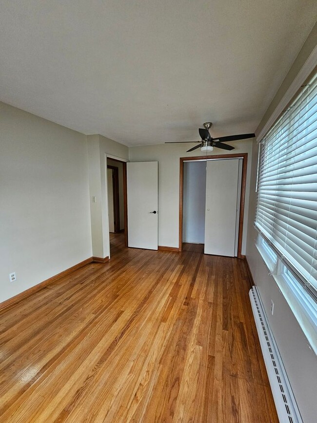 Building Photo - South Shores! 3 Bed, 1.5 bath