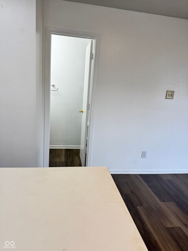 Building Photo - 10797 Miller Dr