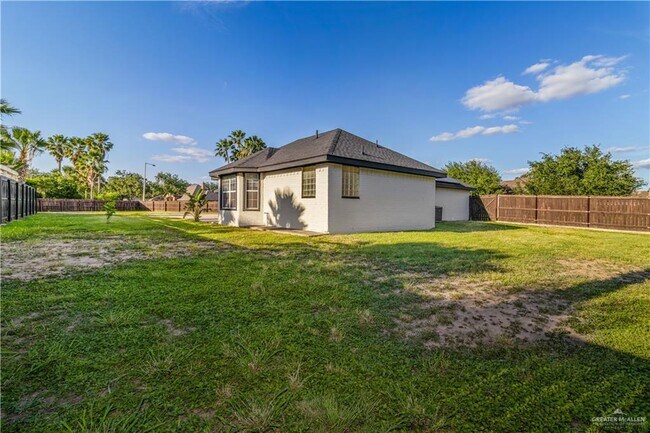 Building Photo - 2318 Flushing Meadows Dr