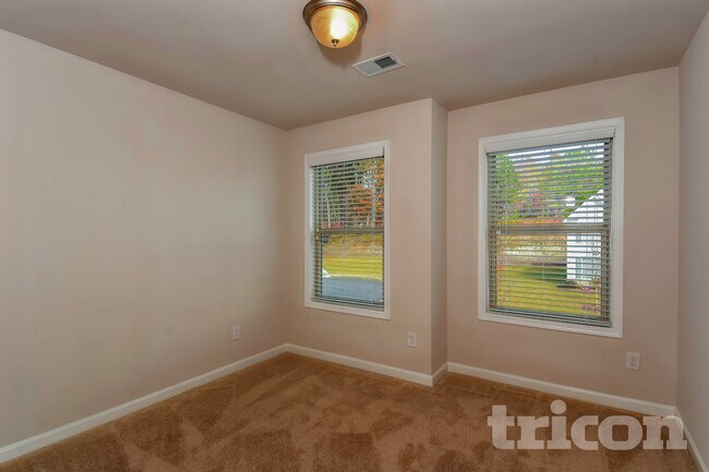 Building Photo - 118 Monaghan Wy