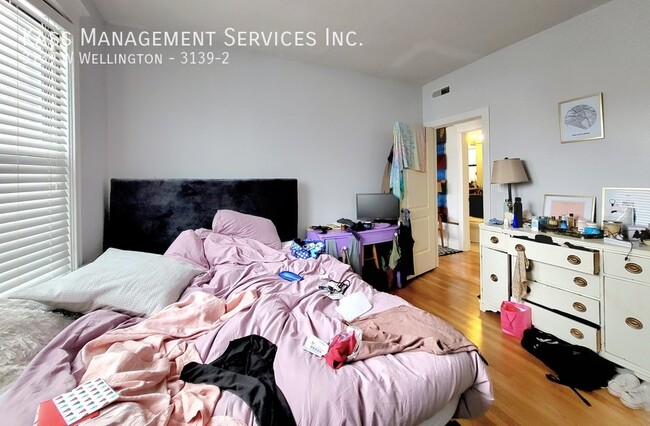 Building Photo - Pet Friendly Logan Square 2 Bed with In Un...