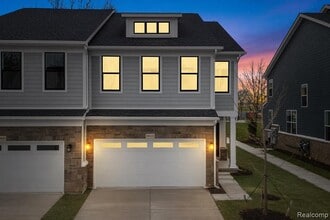 Building Photo - 10633 Barrett