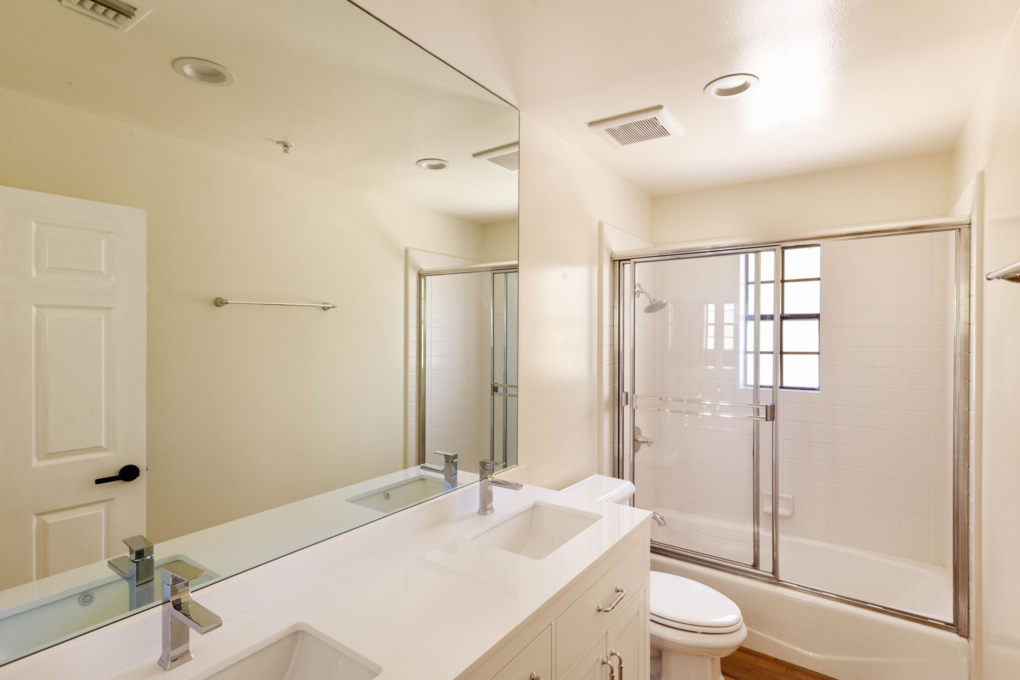 Building Photo - 5237 San Feliciano Dr