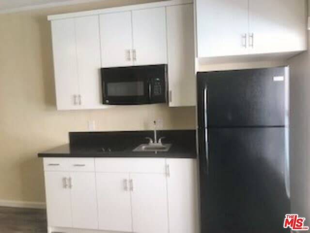 Building Photo - 814 S Hobart Blvd