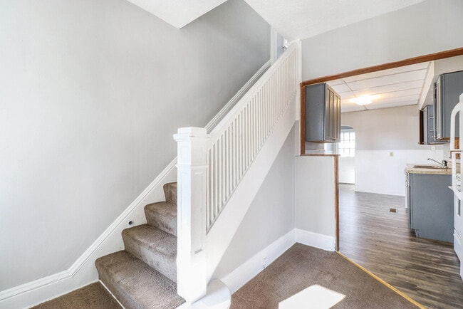 Building Photo - Coming Soon! Newly Renovated 4 BR!