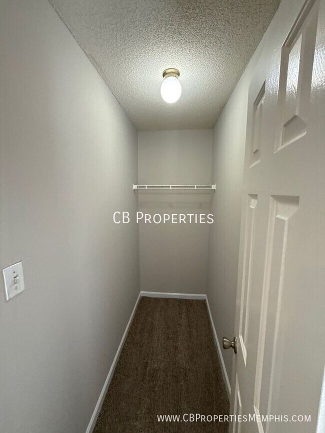 Building Photo - 175 Pine Ridge Ln