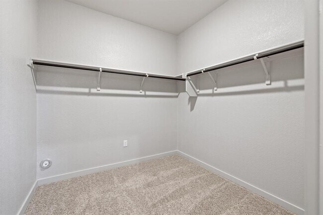 Building Photo - 212 Florenz Ln
