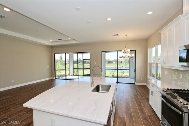 Building Photo - 8437 Rosa Ct