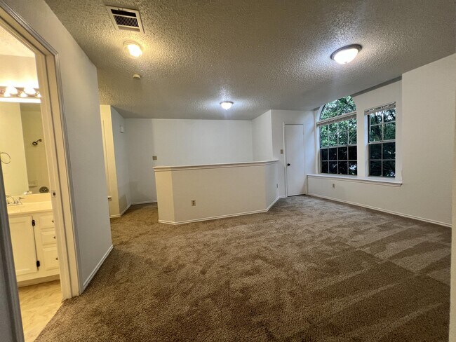Building Photo - 8607 Cretys Cove