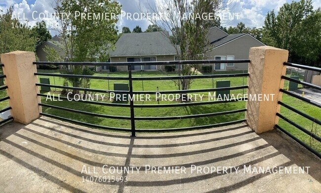Building Photo - 5231 Via Hacienda Cir
