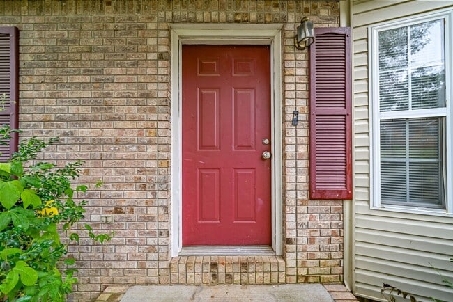 Building Photo - 1 Bedroom Pet Friendly Home For Rent Near Dover Crossing!