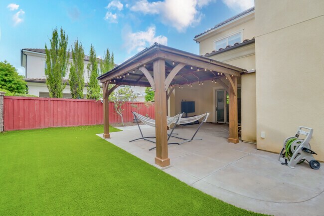 Building Photo - 3637 Alander Ct