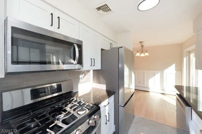 Building Photo - 9 Bergen St