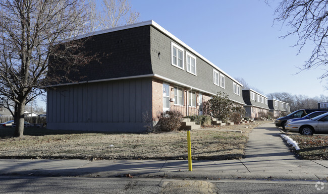 Primary Photo - Sheridan West Townhouses