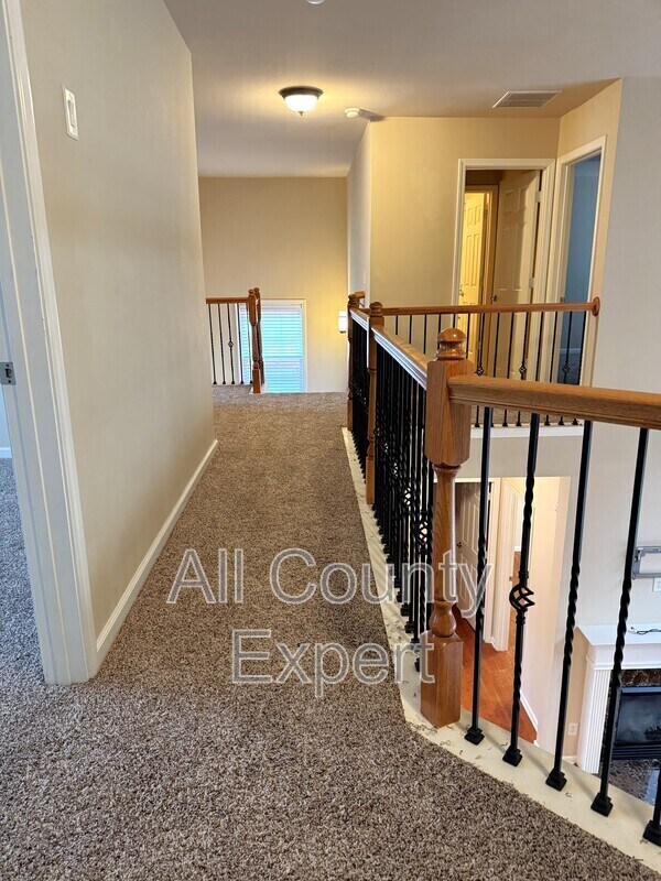 Building Photo - 5005 Shiloh Crossing Way