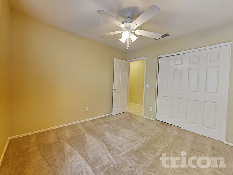 Building Photo - 18071 N 113th Ave