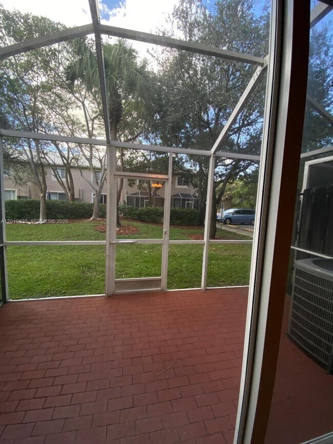 Building Photo - 2041 Pompeii Ct