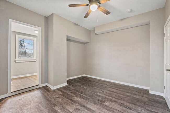 Building Photo - Recently Renovated 4 Bedroom Home in Swissvale - Available in March