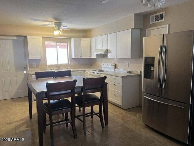 Building Photo - 1941 E Pegasus Dr