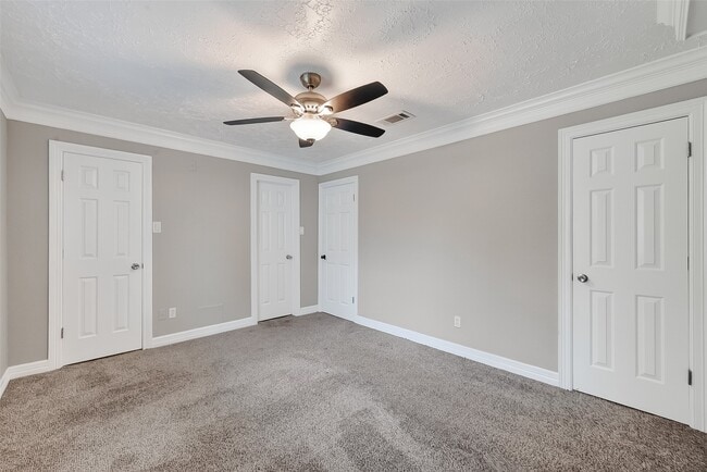 Building Photo - 13907 Old Village Ln