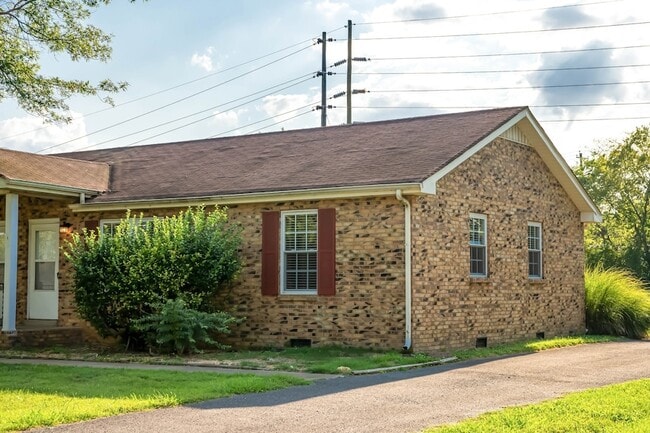 Building Photo - 1184 Meadowview Dr